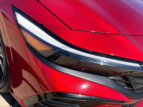 Certified 2025 Hyundai Elantra SEL image 23