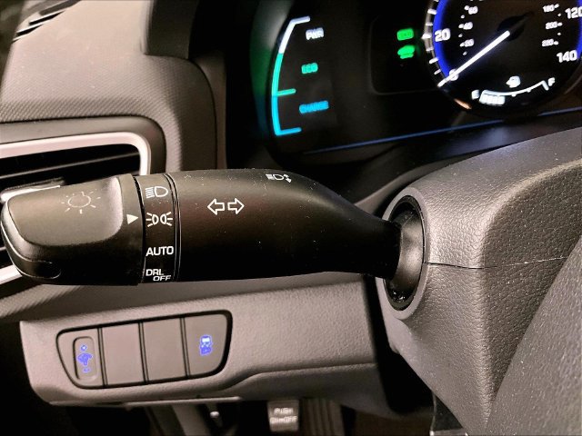Used 2019 Hyundai Ioniq Plug-In Hybrid FWD image 30