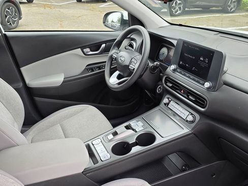 Used 2023 Hyundai Kona SE FWD image 10
