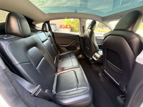 Used 2024 Tesla Model Y Long Range AWD/4WD image 27