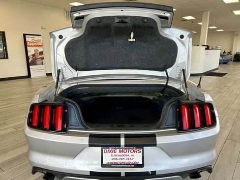 Used 2016 Ford Mustang Premium image 9