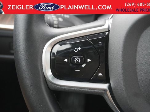 Used 2023 Volvo XC60 B5 Ultimate image 26