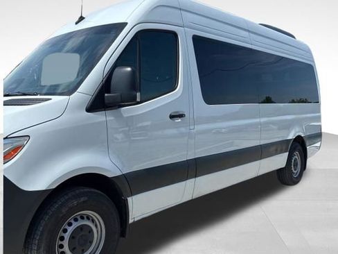 Used 2025 Mercedes-Benz Sprinter 2500 image 2