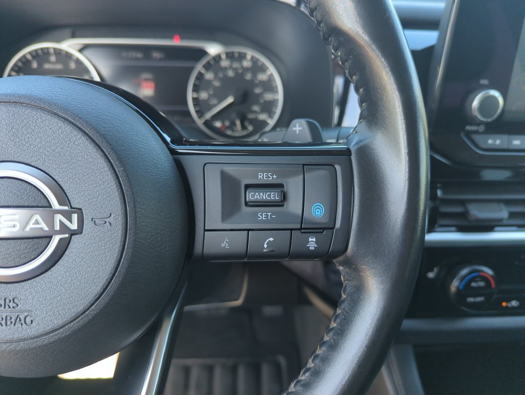 Used 2022 Nissan Pathfinder SV AWD/4WD image 23