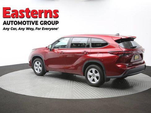 Used 2023 Toyota Highlander LE AWD/4WD image 64