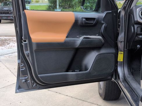 Used 2019 Toyota Tacoma SR5 image 8