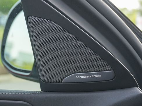 Certified 2025 BMW X6 xDrive40i w/ Climate Comfort Package image 28