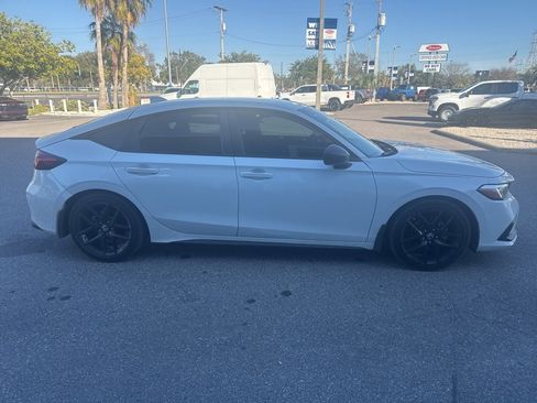 Used 2023 Honda Civic Sport image 2