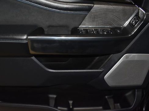 Used 2025 Ford F250 Platinum image 32