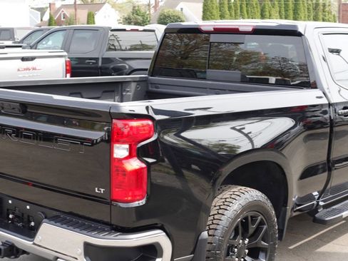 Used 2024 Chevrolet Silverado 1500 LT AWD/4WD image 12