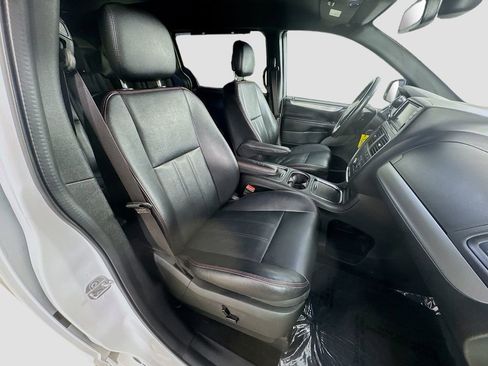 Used 2018 Dodge Grand Caravan GT FWD image 37