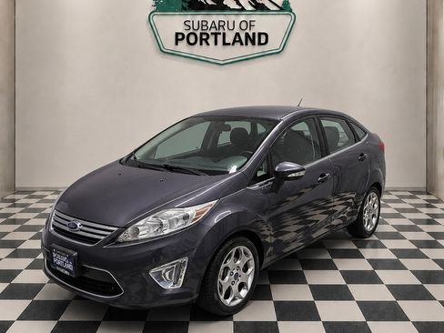 Used 2012 Ford Fiesta SEL FWD image 2