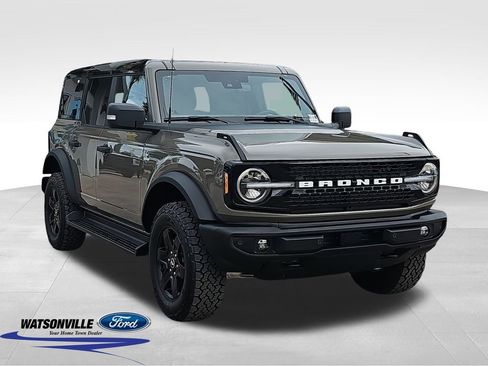 New 2025 Ford Bronco Outer Banks image 1