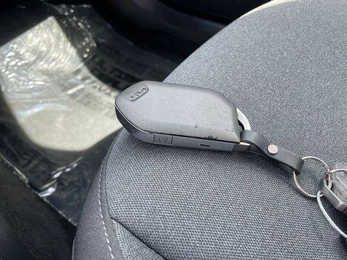 Used 2025 Kia K4 LXS image 28