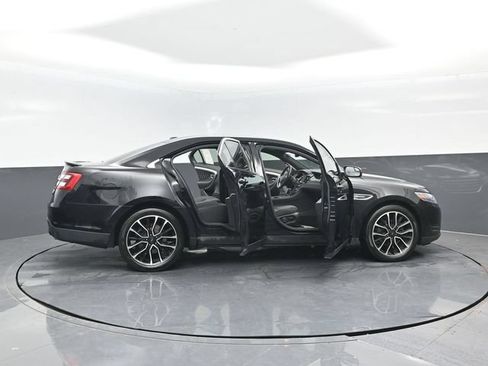 Used 2018 Ford Taurus SEL w/ Equipment Group 201A AWD/4WD image 27