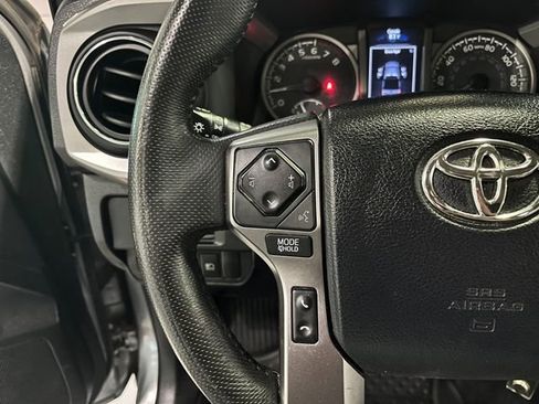 Used 2019 Toyota Tacoma SR5 AWD/4WD image 17