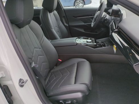 New 2026 BMW 530i xDrive w/ M Sport Package image 27