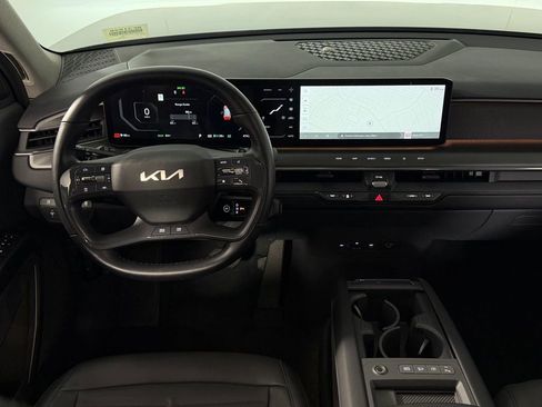 Used 2024 Kia EV9 Land image 14