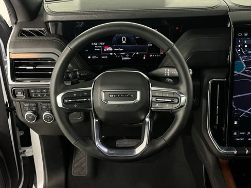 Used 2025 GMC Yukon Denali image 14