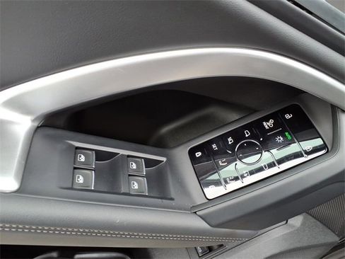 Used 2025 Audi Q5 Premium Plus w/ Premium Plus image 12
