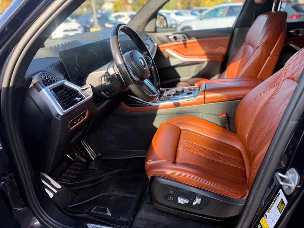 Used 2024 BMW X7 xDrive40i w/ M Sport Package AWD/4WD image 14