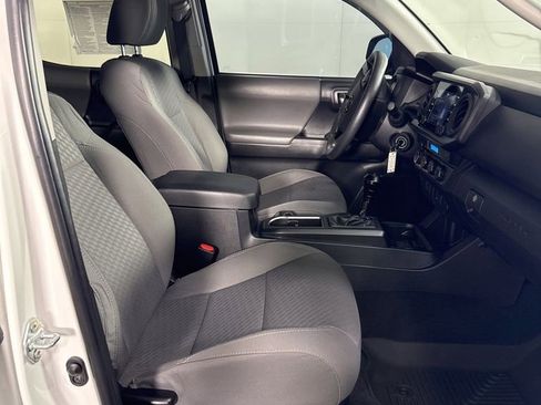Used 2022 Toyota Tacoma SR AWD/4WD image 11
