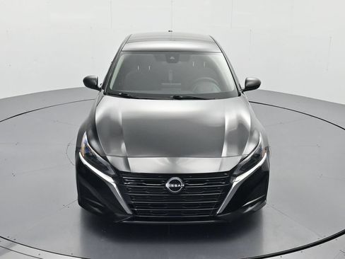Used 2025 Nissan Altima 2.5 SV FWD image 29
