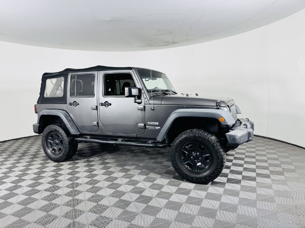 Used 2018 Jeep Wrangler Unlimited Sport w/ Connectivity Group AWD/4WD image 2