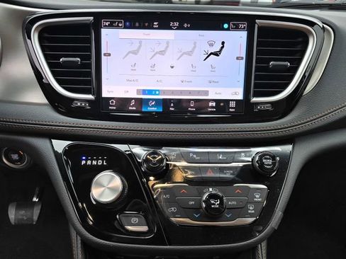 New 2026 Chrysler Pacifica Pinnacle FWD image 11