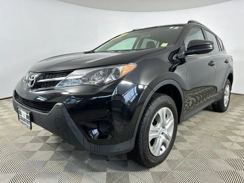 Used 2014 Toyota RAV4 LE AWD/4WD image 3