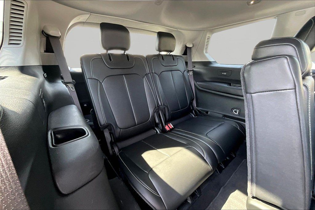 Used 2021 Jeep Grand Cherokee L Limited RWD image 26