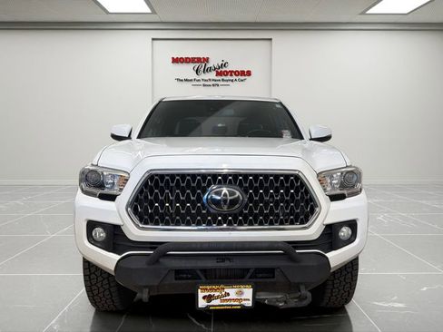 Used 2019 Toyota Tacoma TRD Off-Road w/ Technology Package AWD/4WD image 2