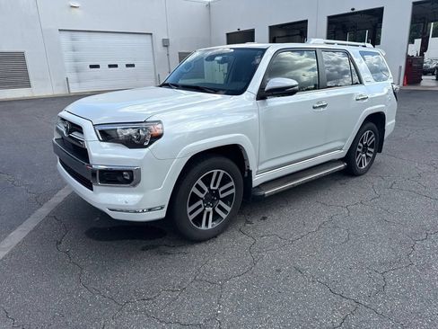 Used 2024 Toyota 4Runner Limited AWD/4WD image 6