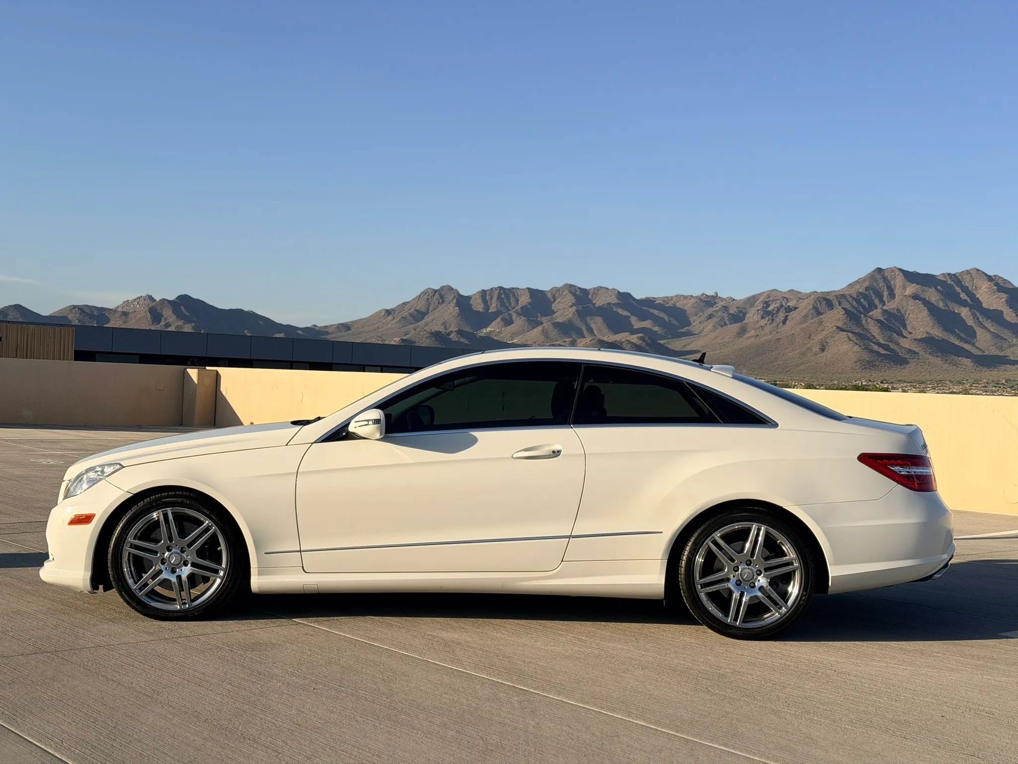 Used 2010 Mercedes-Benz E 550 Coupe image 9