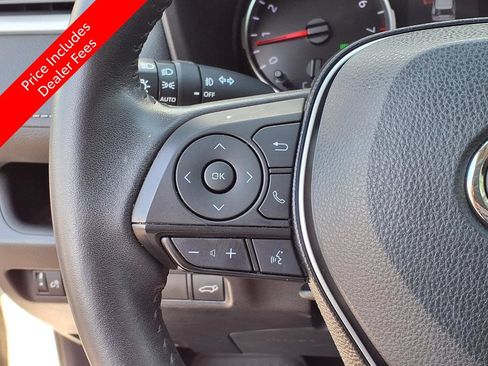Used 2020 Toyota RAV4 XLE Premium FWD image 33