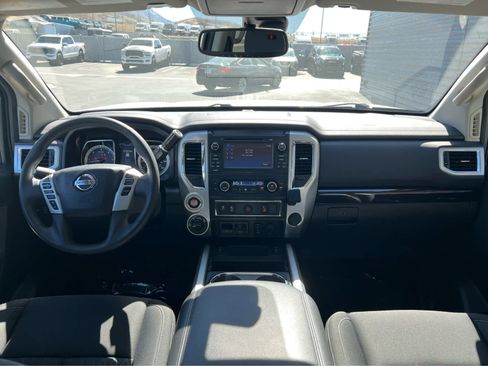 Used 2017 Nissan Titan SV image 24