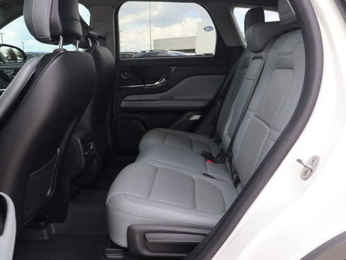 Used 2022 Lincoln Corsair Reserve w/ Equipment Group 201A AWD/4WD image 10