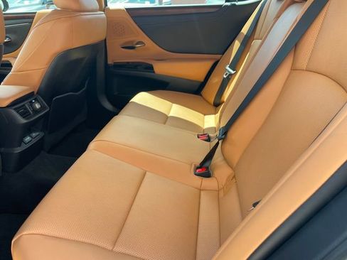 Used 2023 Lexus ES 350 w/ Premium Package FWD image 5