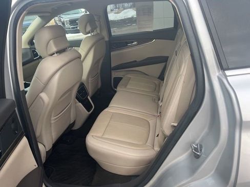 Used 2019 Lincoln Nautilus Reserve image 13