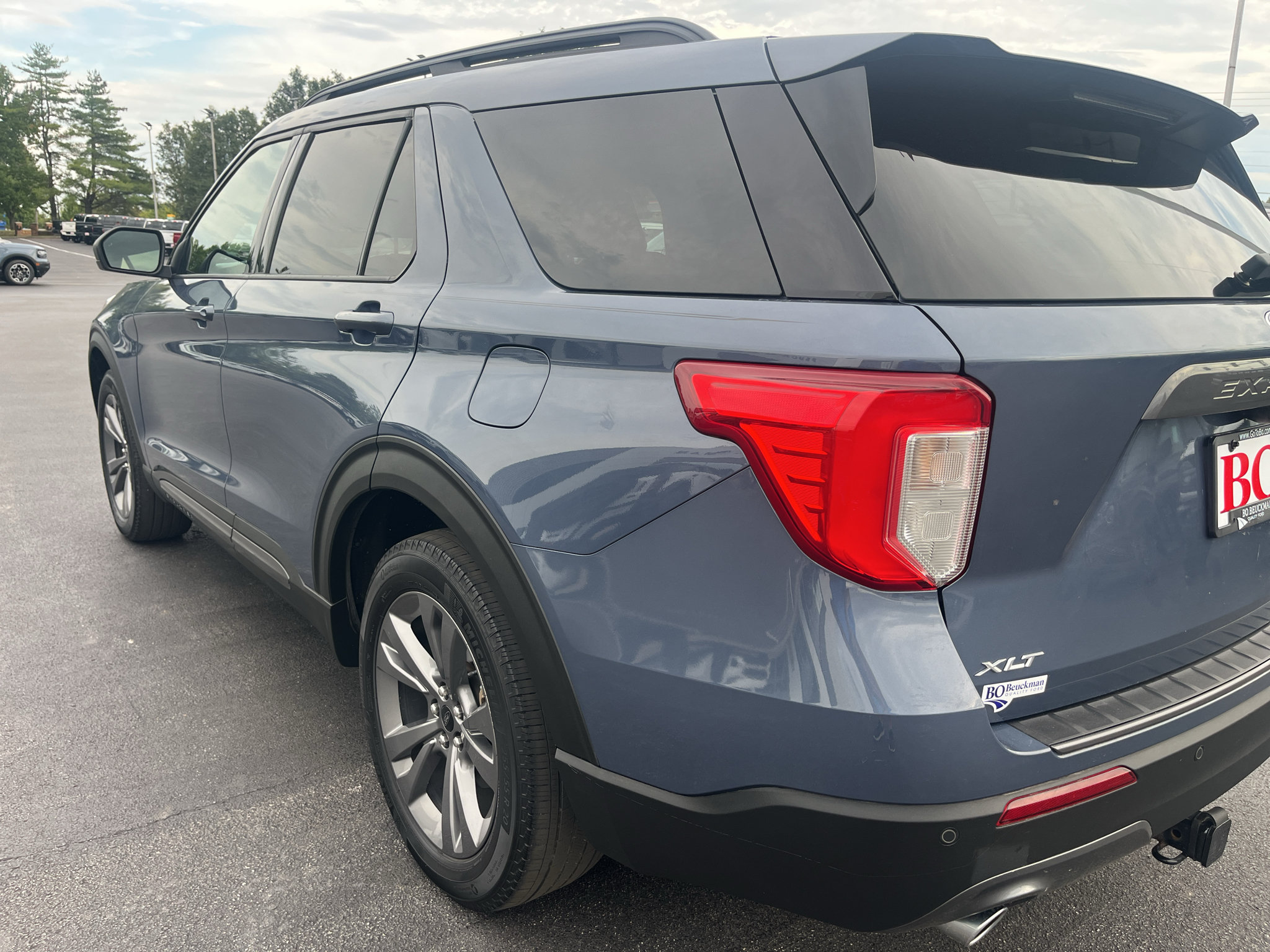Used 2021 Ford Explorer XLT w/ Equipment Group 202A AWD/4WD image 5