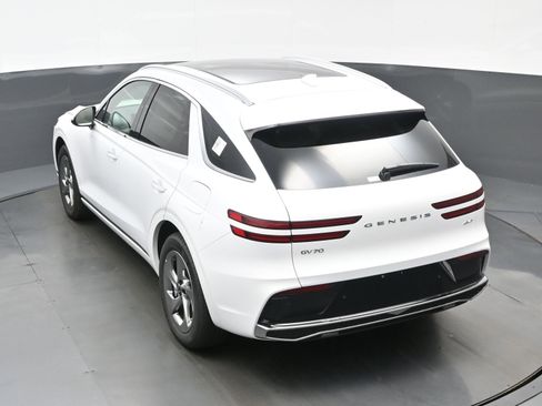 New 2026 Genesis GV70 2.5T Select image 23