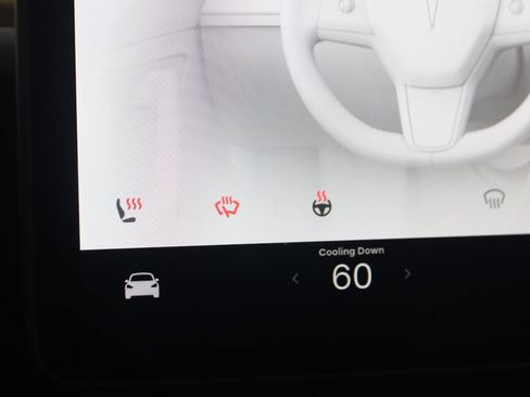 Used 2025 Tesla Model Y Long Range image 8