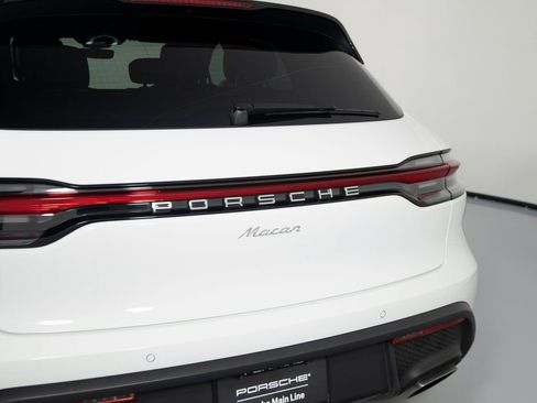 Certified 2025 Porsche Macan image 39