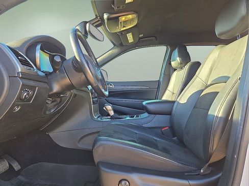 Used 2020 Jeep Grand Cherokee Altitude image 24