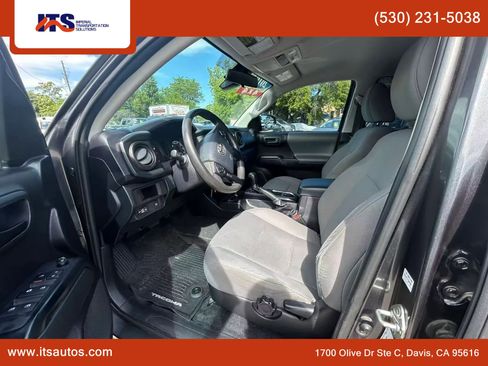 Used 2019 Toyota Tacoma SR AWD/4WD image 9
