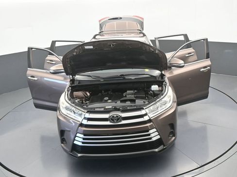 Used 2019 Toyota Highlander LE FWD image 69