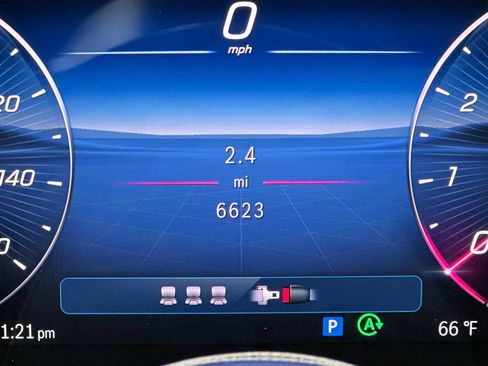 Certified 2025 Mercedes-Benz GLC 300 4MATIC image 25