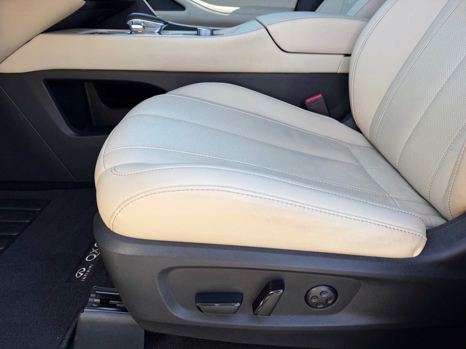 Used 2023 INFINITI QX60 Luxe w/ Cargo Package AWD/4WD image 11
