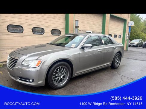 Used 2014 Chrysler 300 C RWD image 1