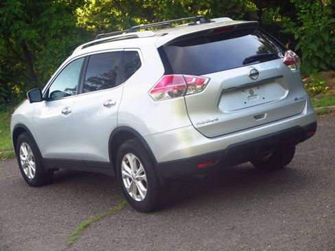 Used 2016 Nissan Rogue SV w/ SV Premium Package AWD/4WD image 27